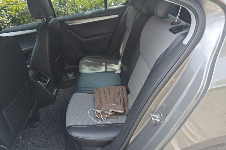 Used Skoda Octavia 2016 1.6L Automatic Chuanxing Edition Left Rear Seat
