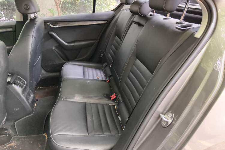 Used Skoda Octavia 2016 1.6L Automatic Smart Drive Edition Left Rear Seat