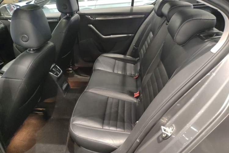 Used Skoda Octavia 2016 1.6L Manual Smart Drive Version Left Rear Seat