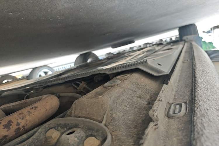 Used Skoda Octavia 2016 1.6L Automatic Smart Drive Edition Left Side Sill