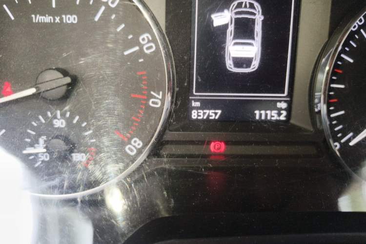 Used Skoda Octavia 2016 1.6L Automatic Chuanxing Edition Odometer Close Up