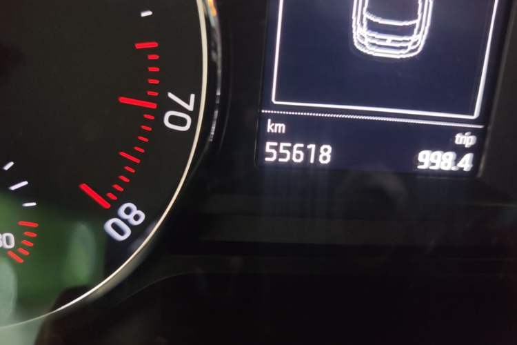 Used Skoda Octavia 2016 1.6L Automatic Smart Drive Edition Odometer Close Up