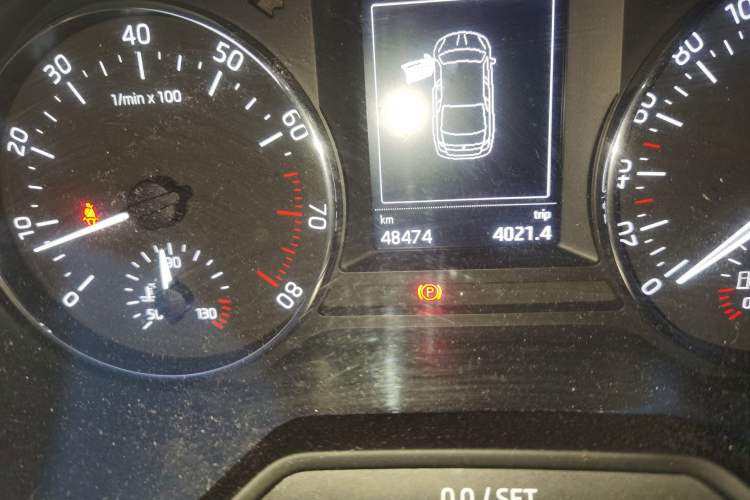 Used Skoda Octavia 2016 1.6L Automatic Smart Drive Edition Odometer Close Up