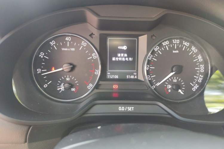 Used Skoda Octavia 2016 1.6L Manual Smart Drive Version Odometer Close Up