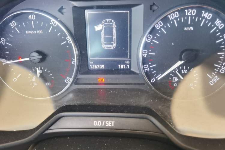 Used Skoda Octavia 2016 TSI280 DSG Smart Drive Edition Odometer Close Up