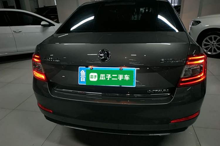 Used Skoda Octavia 2016 1.6L Automatic Smart Drive Edition Rear