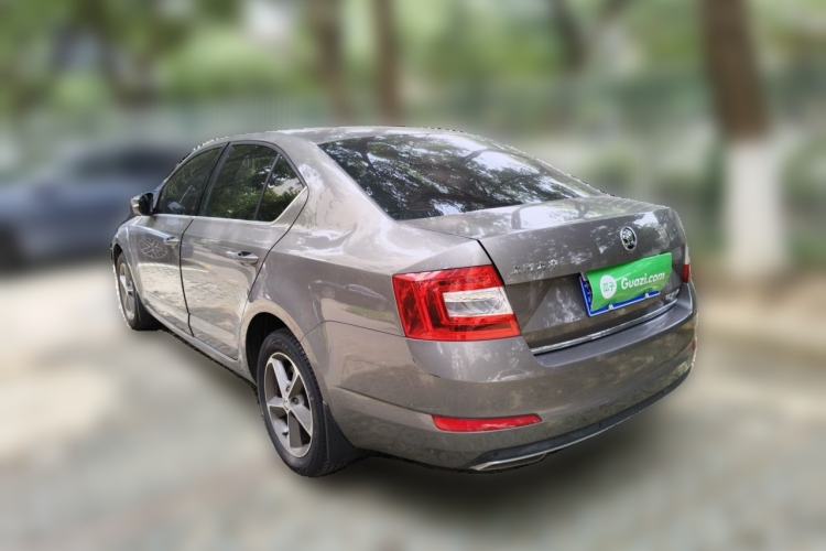 Used Skoda Octavia 2016 1.6L Automatic Chuanxing Edition Rear Left 45 Deg