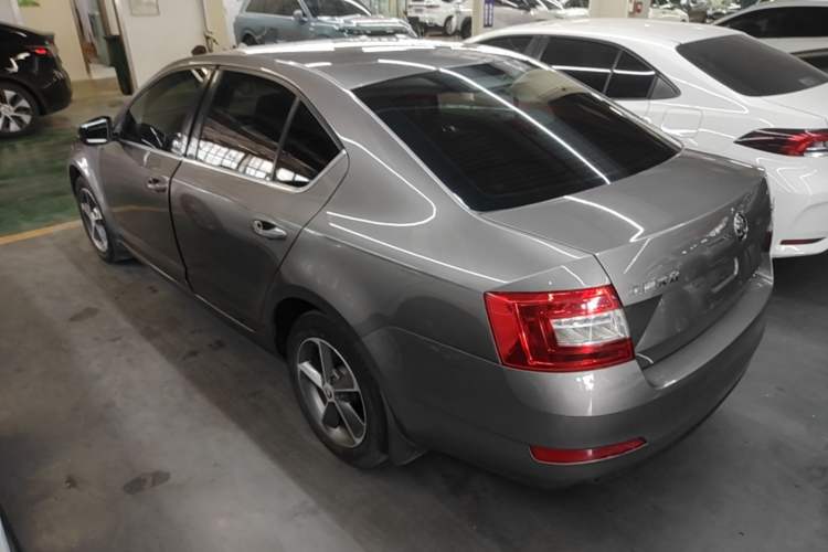 Used Skoda Octavia 2016 1.6L Manual Trend Edition Rear Left 45 Deg