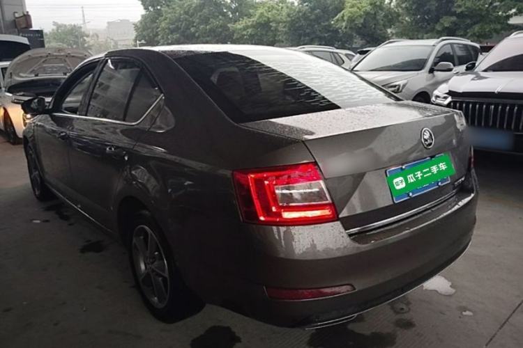 Used Skoda Octavia 2016 1.6L Automatic Chuanxing Edition Rear Left 45 Deg