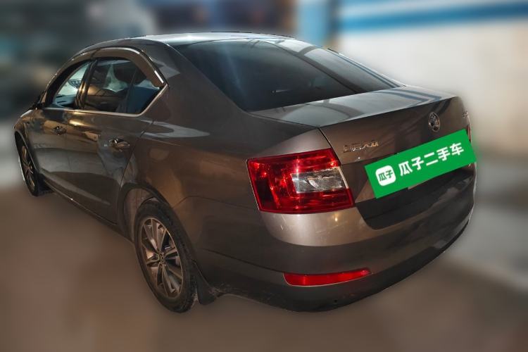 Used Skoda Octavia 2016 1.6L Automatic Chuanxing Edition Rear Left 45 Deg