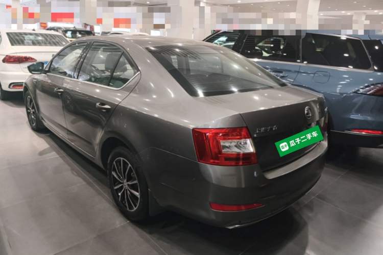 Used Skoda Octavia 2016 1.6L Manual Smart Drive Version Rear Left 45 Deg