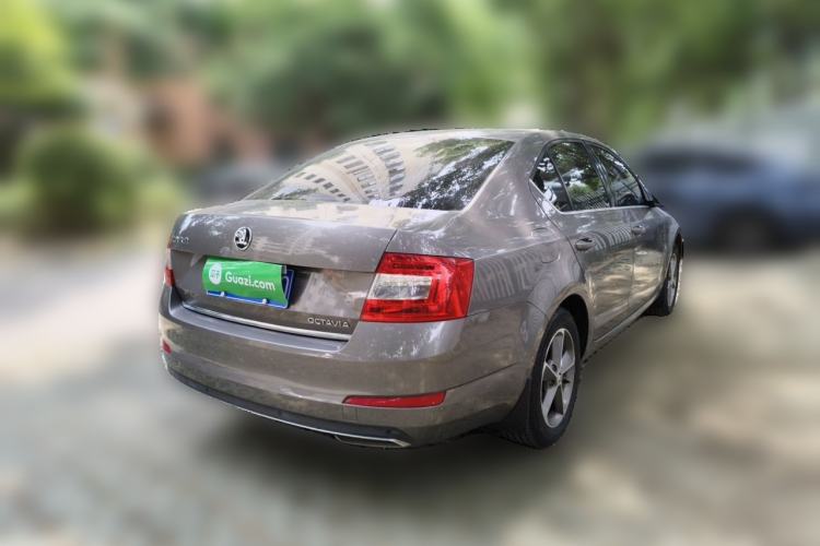 Used Skoda Octavia 2016 1.6L Automatic Chuanxing Edition Rear Right 45 Deg