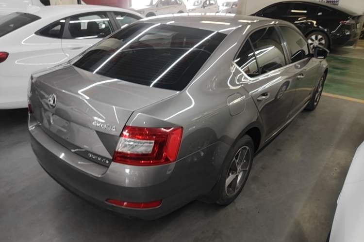 Used Skoda Octavia 2016 1.6L Manual Trend Edition Rear Right 45 Deg