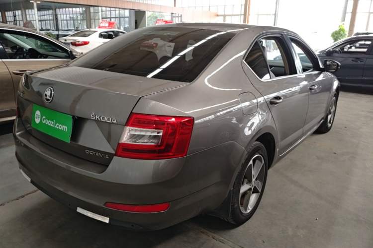 Used Skoda Octavia 2016 1.6L Automatic Chuanxing Edition Rear Right 45 Deg
