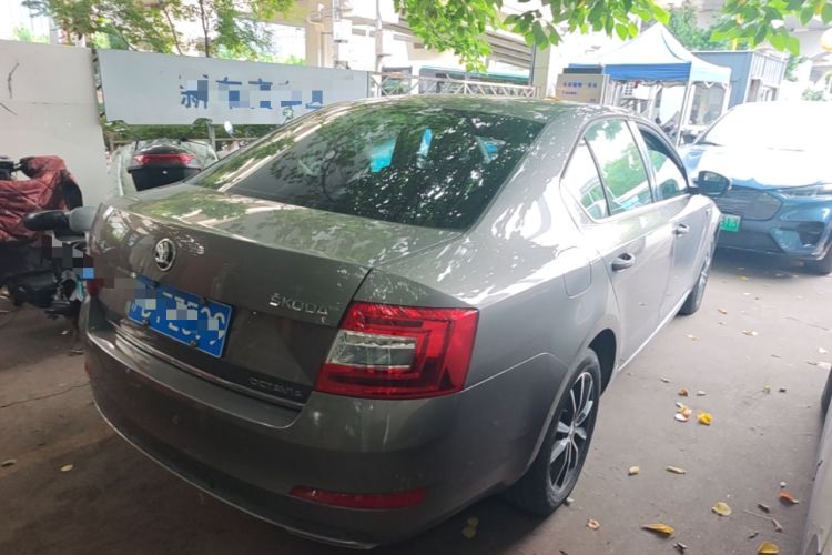 Used Skoda Octavia 2016 1.6L Automatic Smart Drive Edition Rear Right 45 Deg