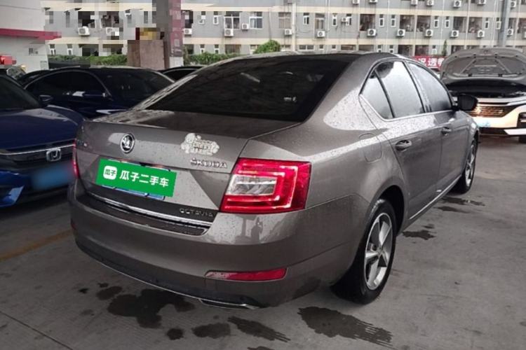 Used Skoda Octavia 2016 1.6L Automatic Chuanxing Edition Rear Right 45 Deg