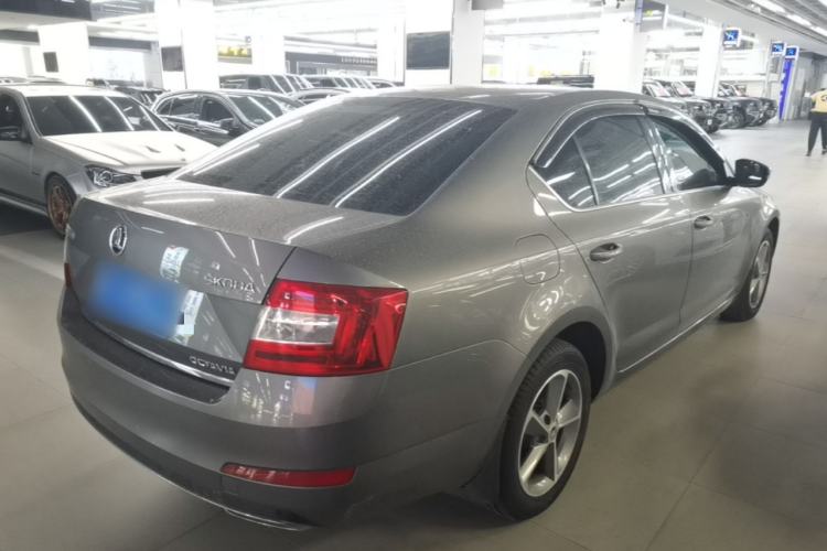 Used Skoda Octavia 2016 1.6L Automatic Smart Drive Edition Rear Right 45 Deg