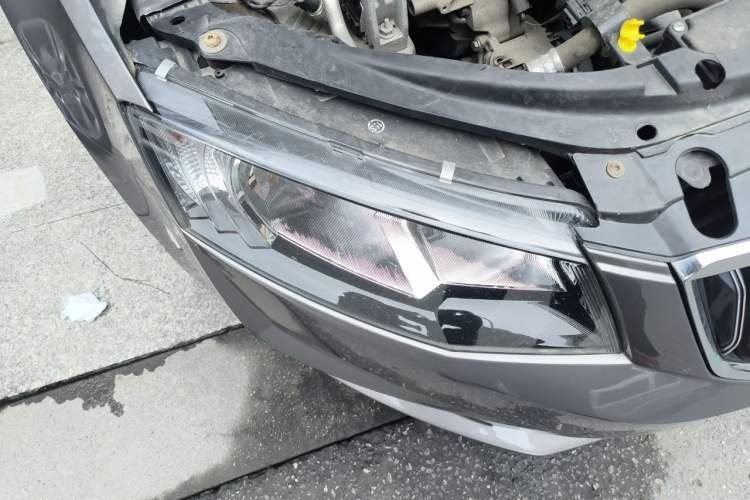 Used Skoda Octavia 2016 1.6L Automatic Smart Drive Edition Right Front Headlight