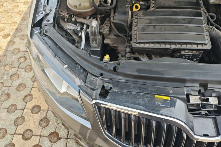Used Skoda Octavia 2016 1.6L Manual Trend Edition Right Front Headlight