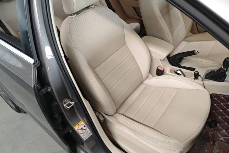 Used Skoda Octavia 2016 1.6L Automatic Chuanxing Edition Right Front Seat