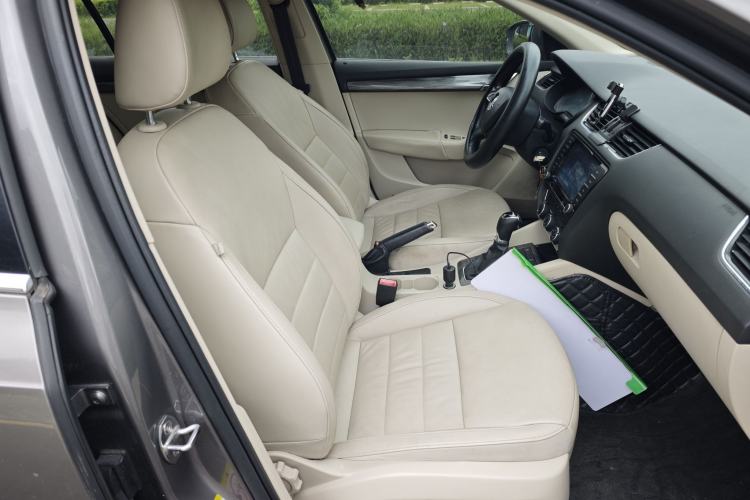 Used Skoda Octavia 2016 1.6L Automatic Chuanxing Edition Right Front Seat