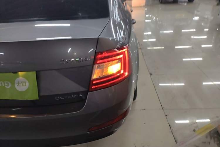 Used Skoda Octavia 2016 1.6L Automatic Chuanxing Edition Right Rear Taillight