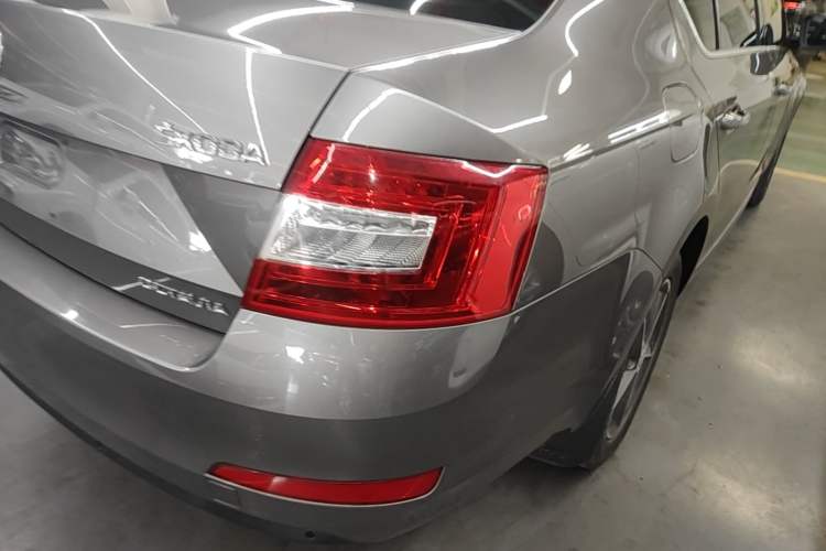 Used Skoda Octavia 2016 1.6L Manual Trend Edition Right Rear Taillight