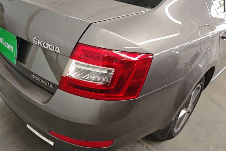 Used Skoda Octavia 2016 1.6L Automatic Chuanxing Edition Right Rear Taillight