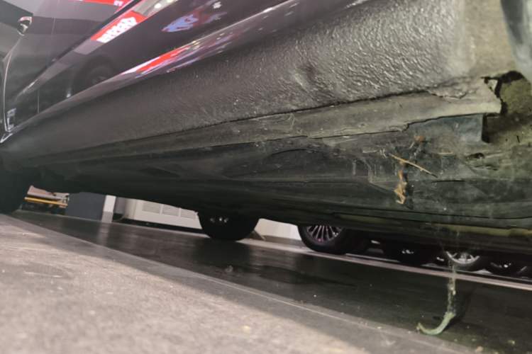 Used Skoda Octavia 2016 1.6L Manual Smart Drive Version Right Side Sill