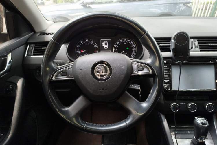 Used Skoda Octavia 2016 1.6L Automatic Chuanxing Edition Steering Wheel