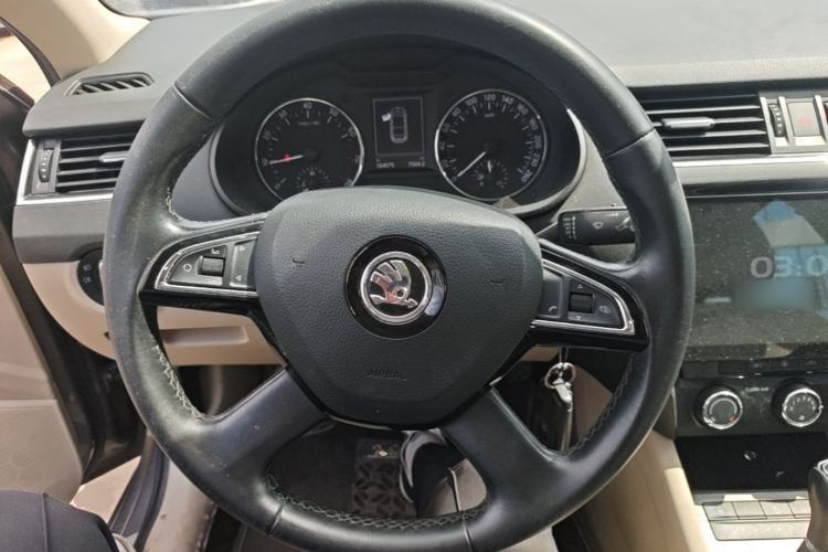 Used Skoda Octavia 2016 1.6L Automatic Smart Drive Edition Steering Wheel