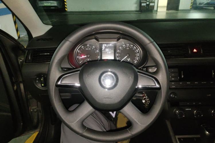 Used Skoda Octavia 2016 1.6L Automatic Chuanxing Edition Steering Wheel