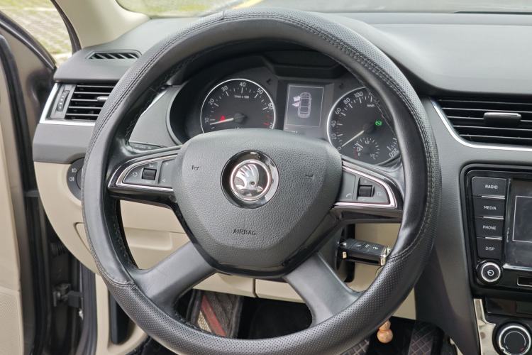 Used Skoda Octavia 2016 1.6L Automatic Chuanxing Edition Steering Wheel