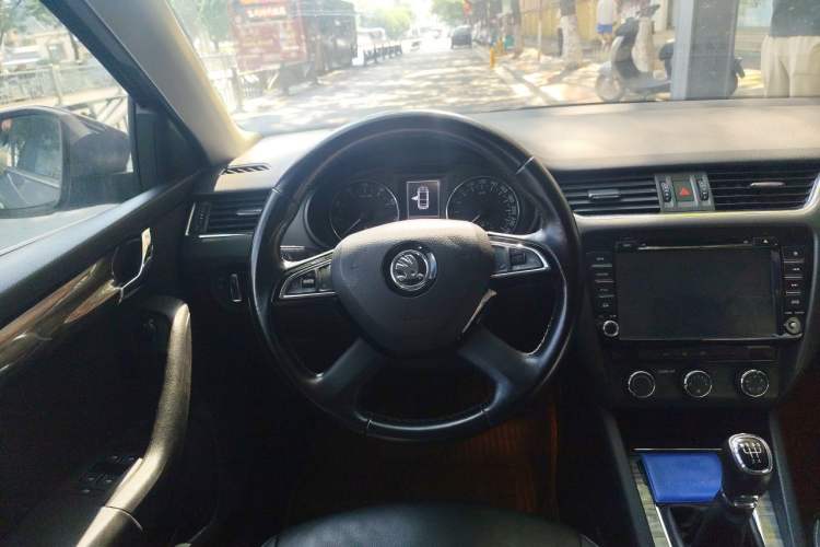 Used Skoda Octavia 2016 1.6L Manual Smart Drive Version Steering Wheel