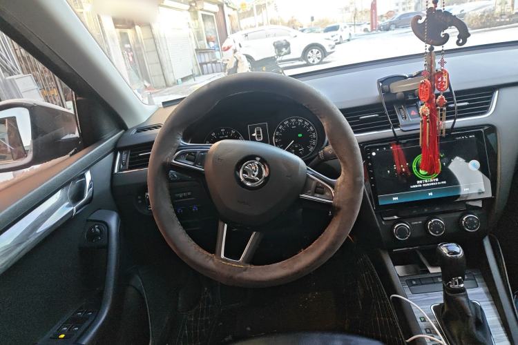 Used Skoda Octavia 2016 1.6L Automatic Smart Drive Edition Steering Wheel