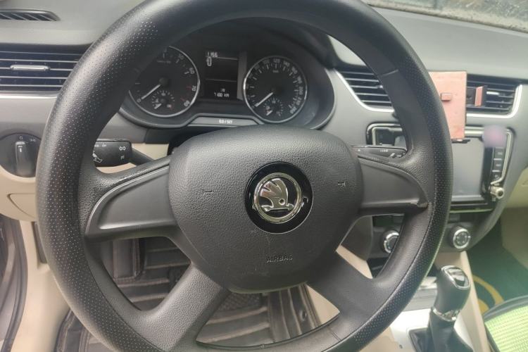 Used Skoda Octavia 2016 1.6L Automatic Chuanxing Edition Steering Wheel