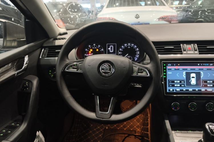 Used Skoda Octavia 2016 1.6L Manual Smart Drive Version Steering Wheel