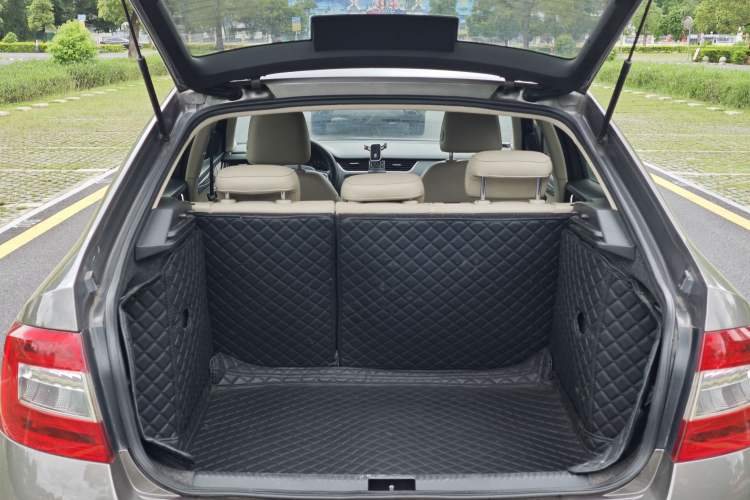 Used Skoda Octavia 2016 1.6L Automatic Chuanxing Edition Trunk