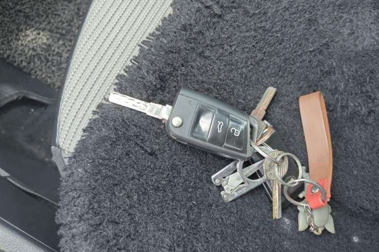 Used Skoda Octavia 2016 1.6L Automatic Chuanxing Edition Vehicle Key