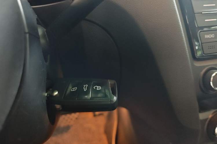 Used Skoda Octavia 2016 1.6L Automatic Smart Drive Edition Vehicle Key