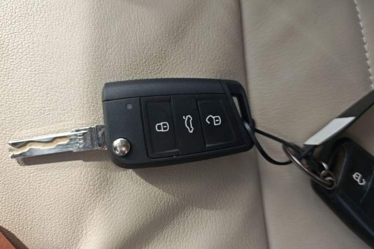 Used Skoda Octavia 2016 1.6L Automatic Smart Drive Edition Vehicle Key