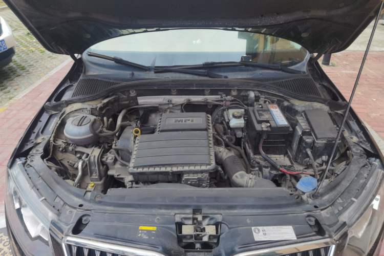 Used Skoda Octavia 2016 1.6L Automatic Chuanxing Edition Engine Bay