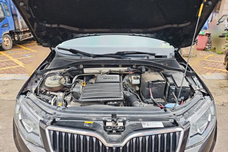 Used Skoda Octavia 2016 1.6L Manual Smart Drive Version Engine Bay