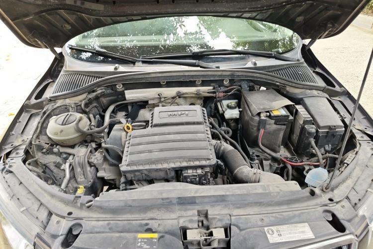 Used Skoda Octavia 2016 1.6L Automatic Chuanxing Edition Engine Bay