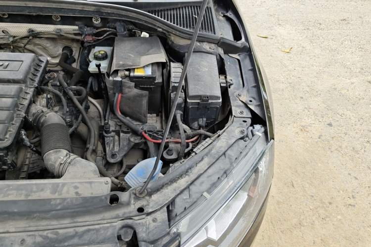 Used Skoda Octavia 2016 1.6L Automatic Chuanxing Edition Engine Bay Left