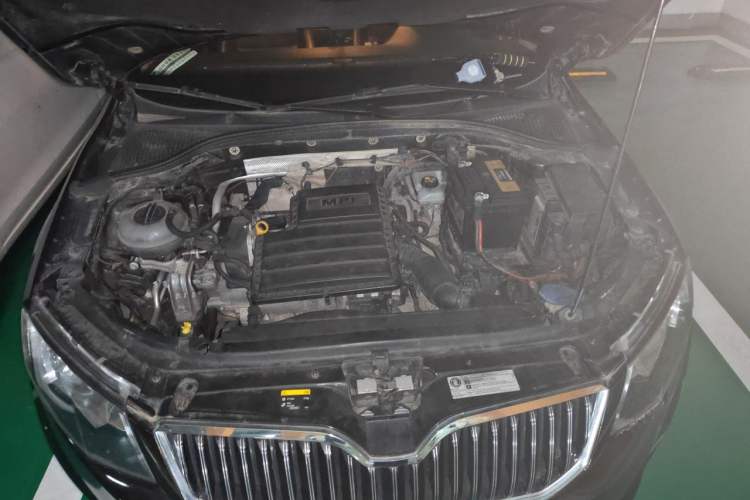 Used Skoda Octavia 2016 1.6L Automatic Smart Drive Edition Engine Bay