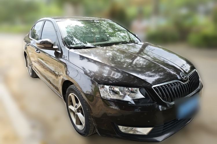 Used Skoda Octavia 2016 1.6L Automatic Chuanxing Edition Front Right 45 Deg