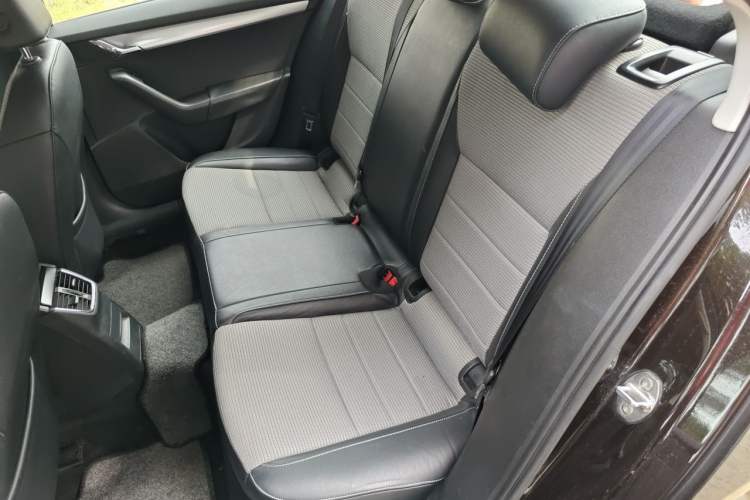 Used Skoda Octavia 2016 1.6L Automatic Chuanxing Edition Left Rear Seat