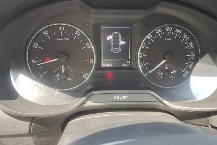 Used Skoda Octavia 2016 1.6L Manual Trend Edition Odometer Close Up