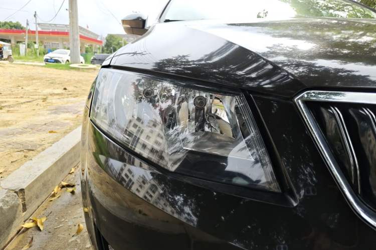 Used Skoda Octavia 2016 1.6L Automatic Chuanxing Edition Right Front Headlight